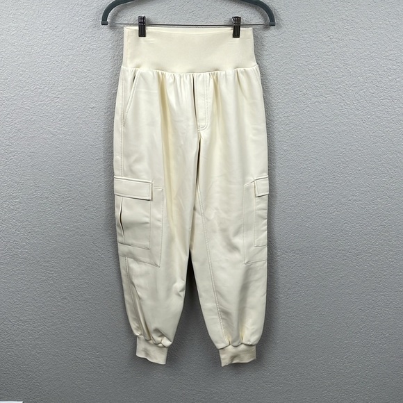 New Cinq a Sept Giles Faux Leather Cargo Jogger Pants Dune Beige Cream Sz M - Picture 6 of 16
